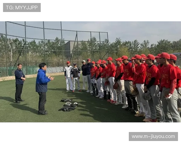 棒球俱乐部与高校共建训练科研平台，棒球训练班